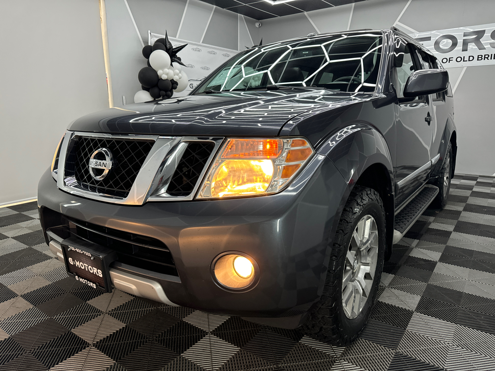 2011 Nissan Pathfinder S Sport Utility 4D 17