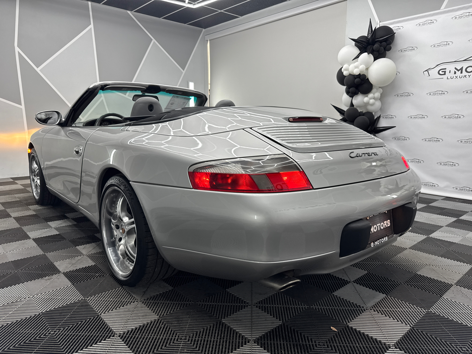 2000 Porsche 911 Carrera Cabriolet 2D 11