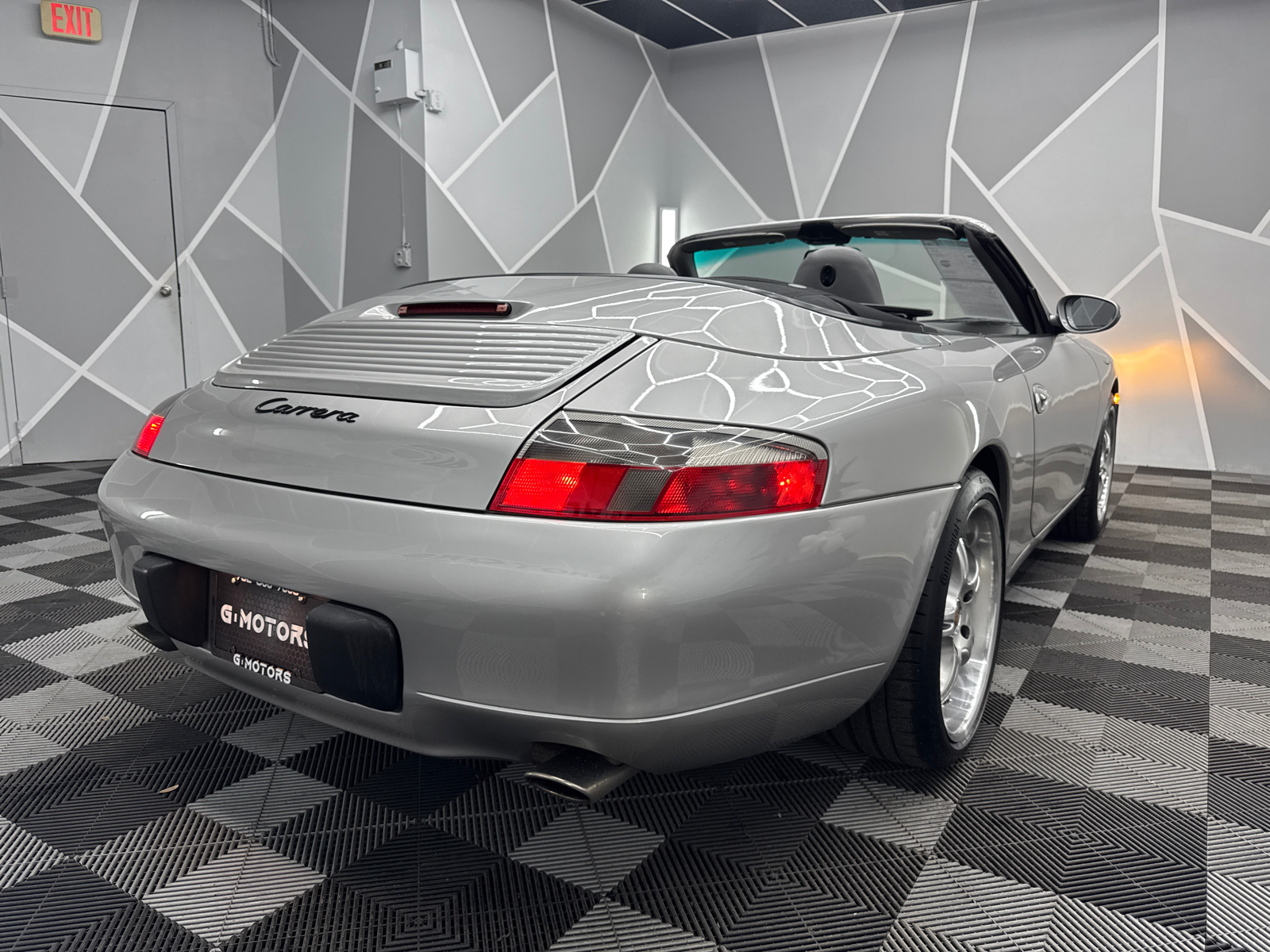 2000 Porsche 911 Carrera Cabriolet 2D 13