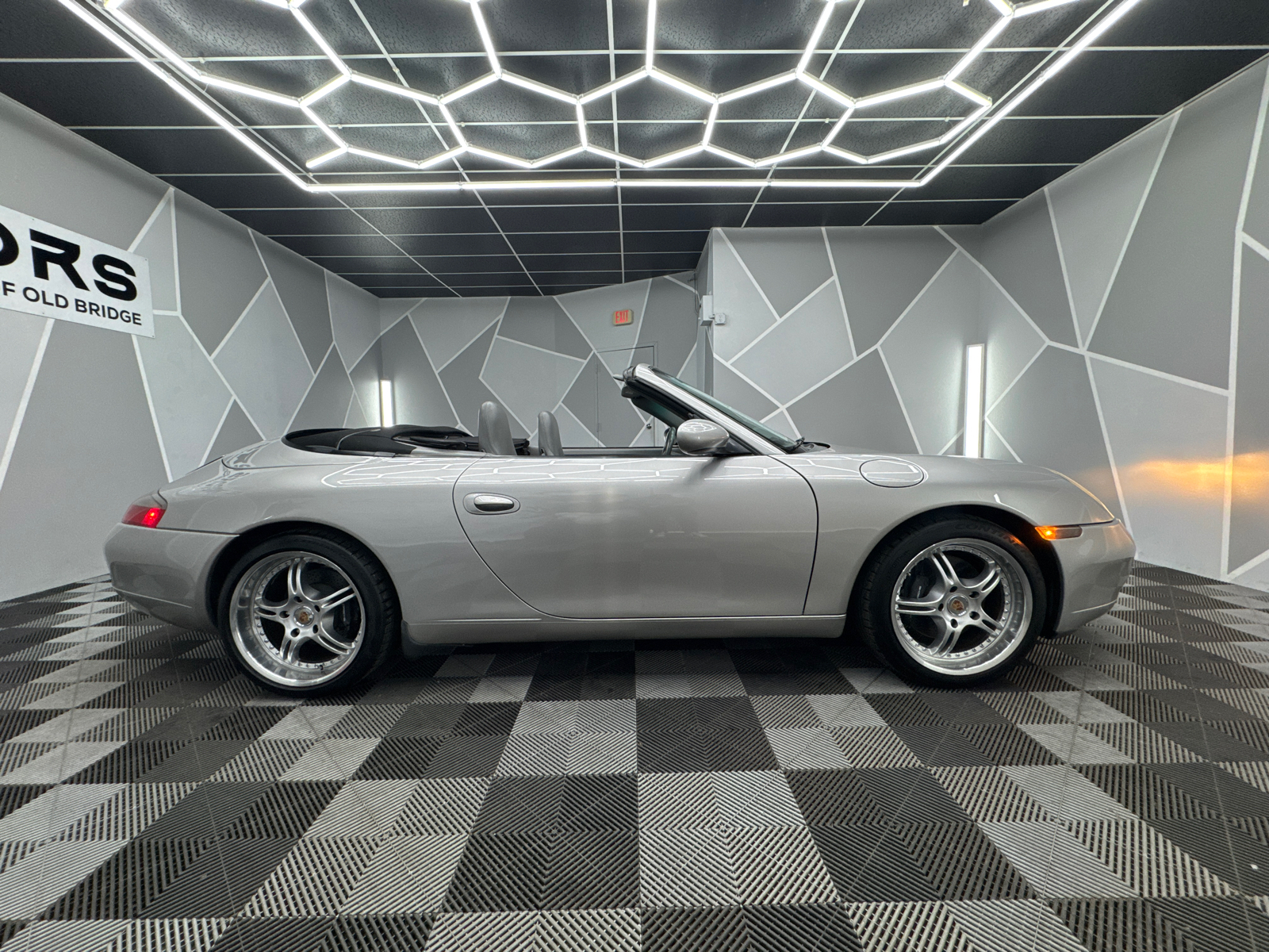 2000 Porsche 911 Carrera Cabriolet 2D 14