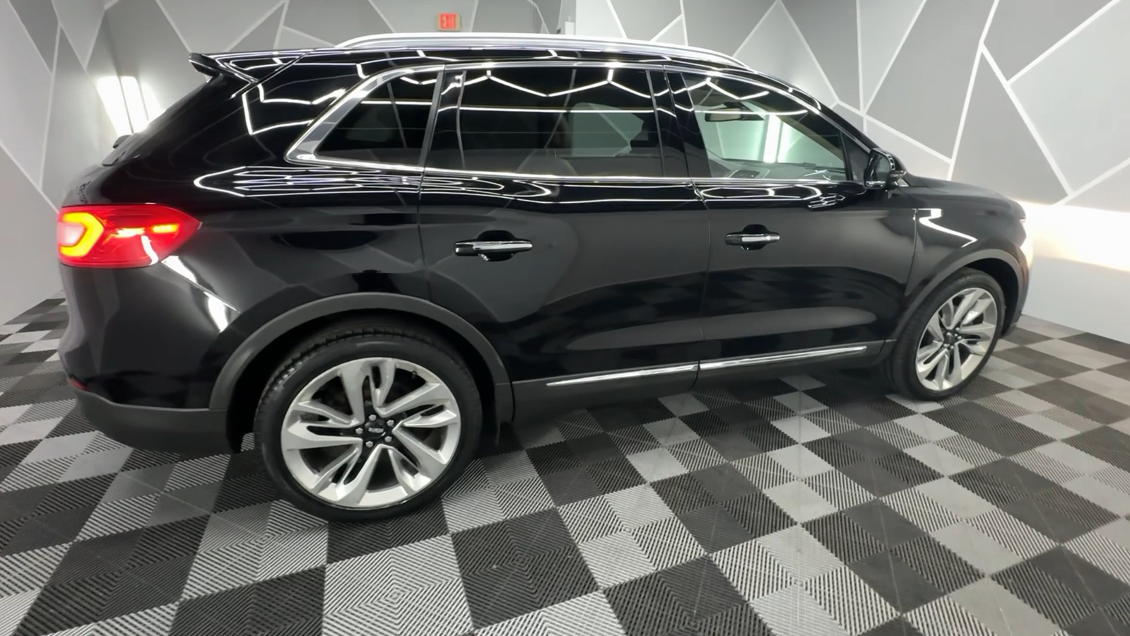2016 Lincoln MKX Reserve Sport Utility 4D 13