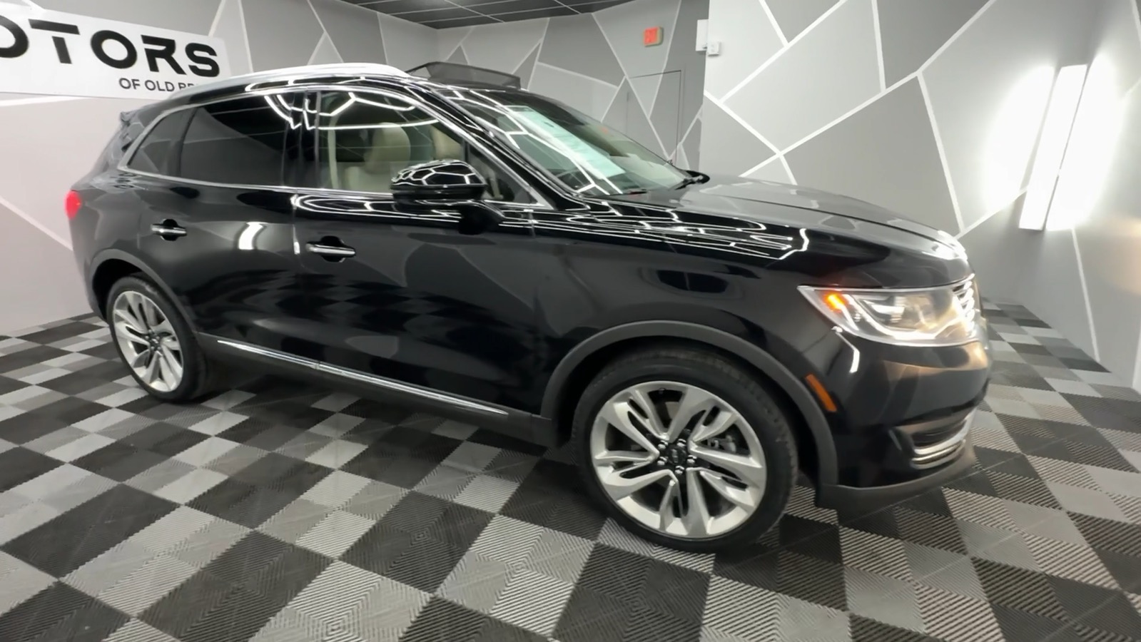 2016 Lincoln MKX Reserve Sport Utility 4D 14