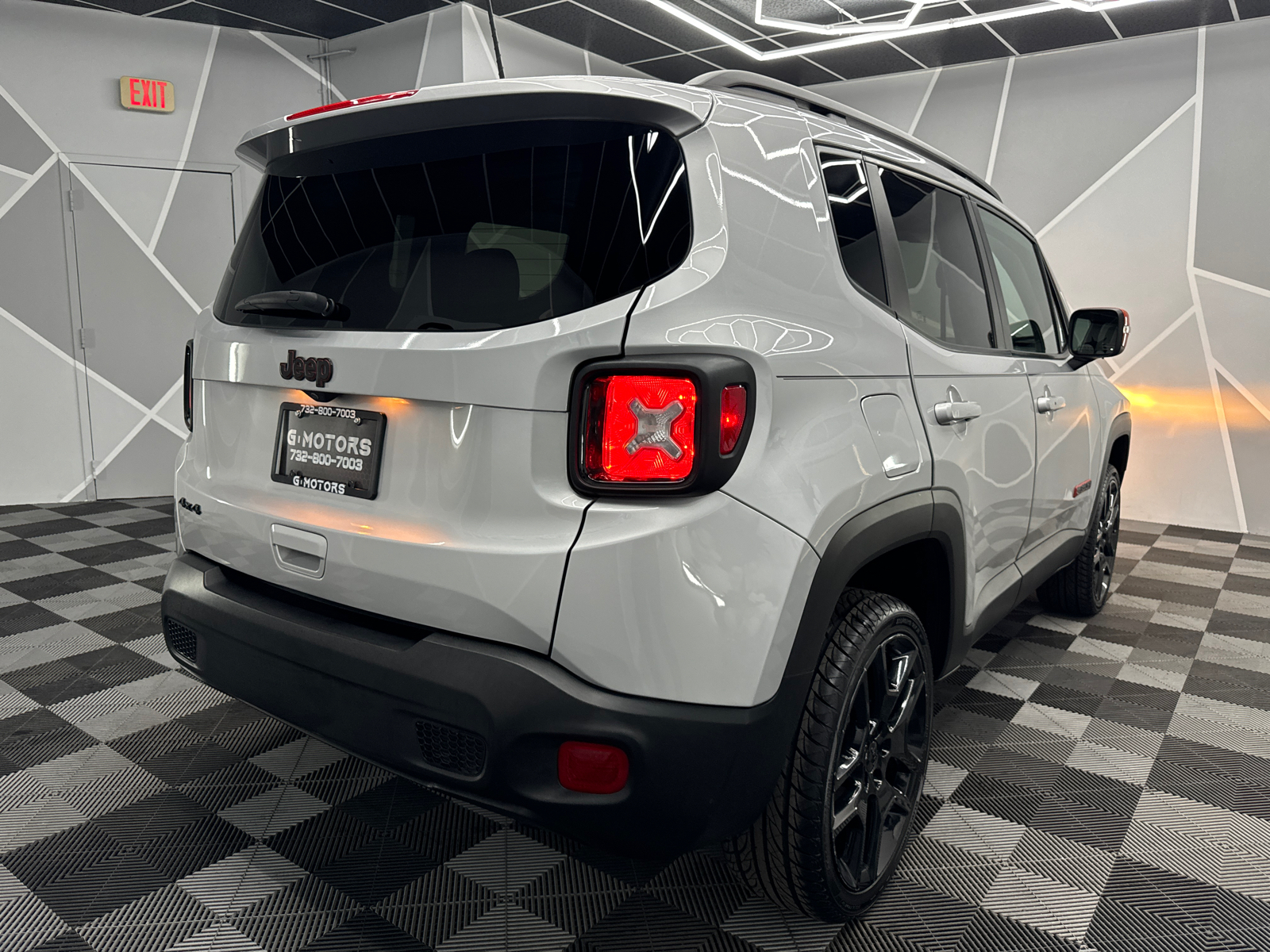 2020 Jeep Renegade Latitude Sport Utility 4D 9