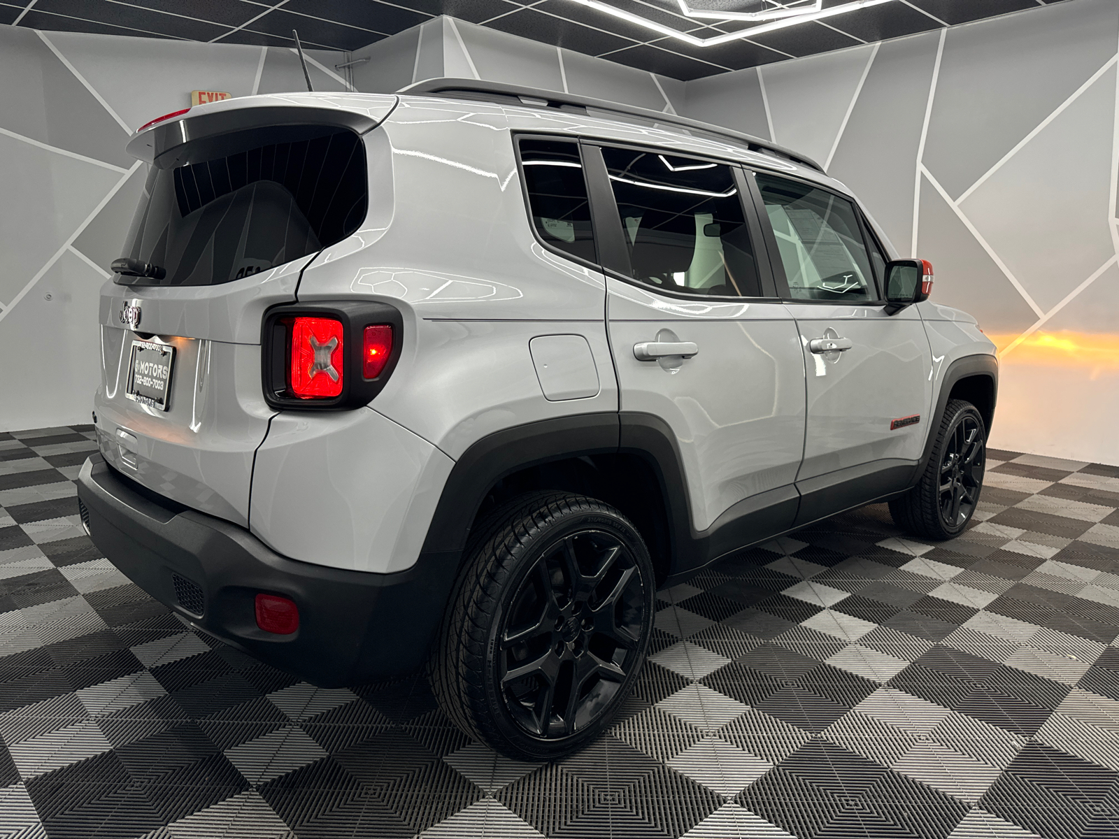 2020 Jeep Renegade Latitude Sport Utility 4D 10