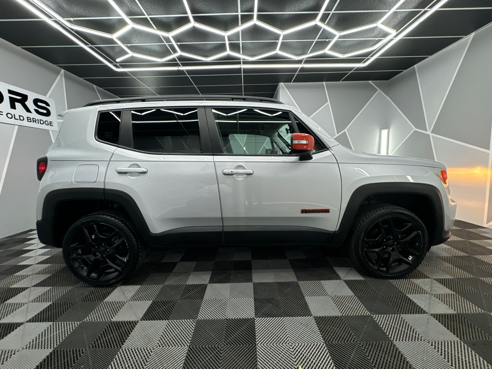 2020 Jeep Renegade Latitude Sport Utility 4D 11