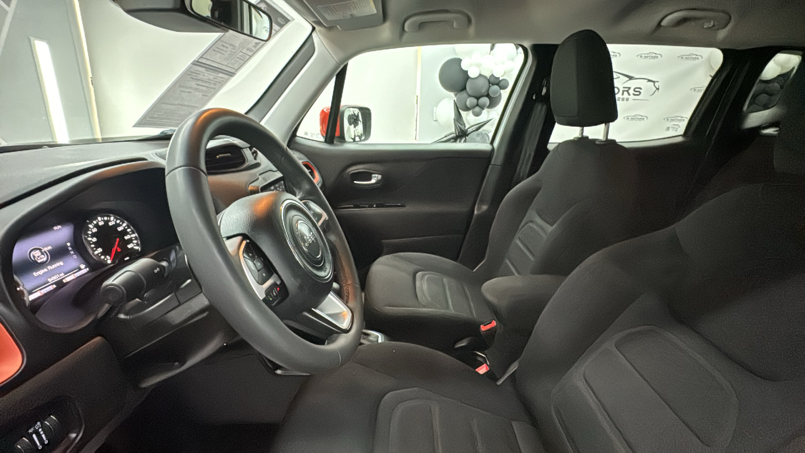 2020 Jeep Renegade Latitude Sport Utility 4D 35