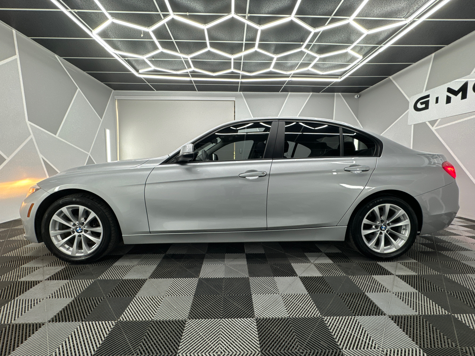 2017 BMW 3 Series 320i Sedan 4D 3