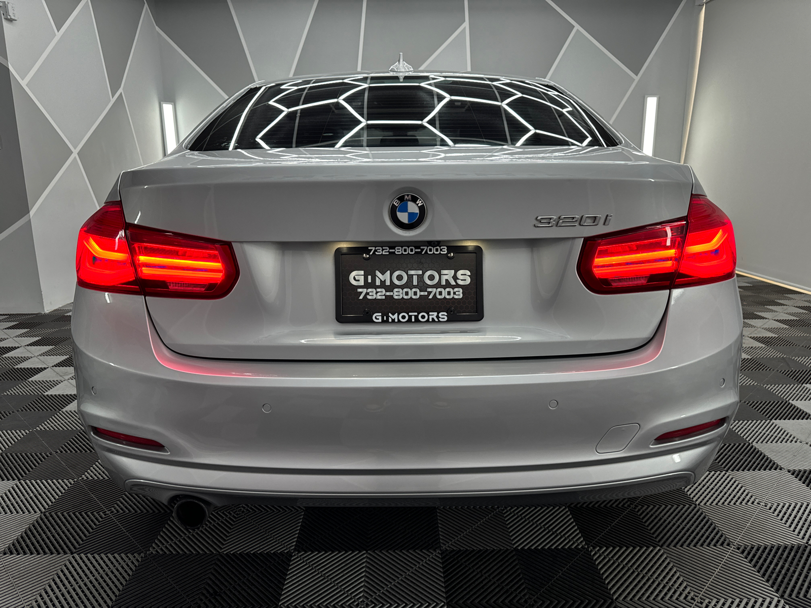 2017 BMW 3 Series 320i Sedan 4D 7