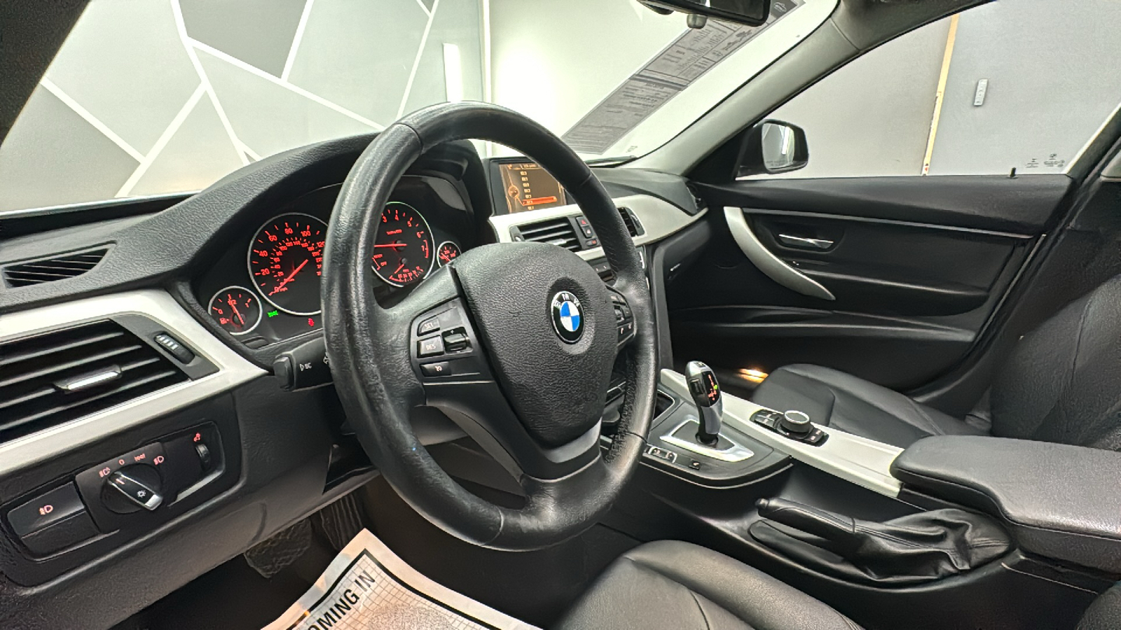 2017 BMW 3 Series 320i Sedan 4D 39