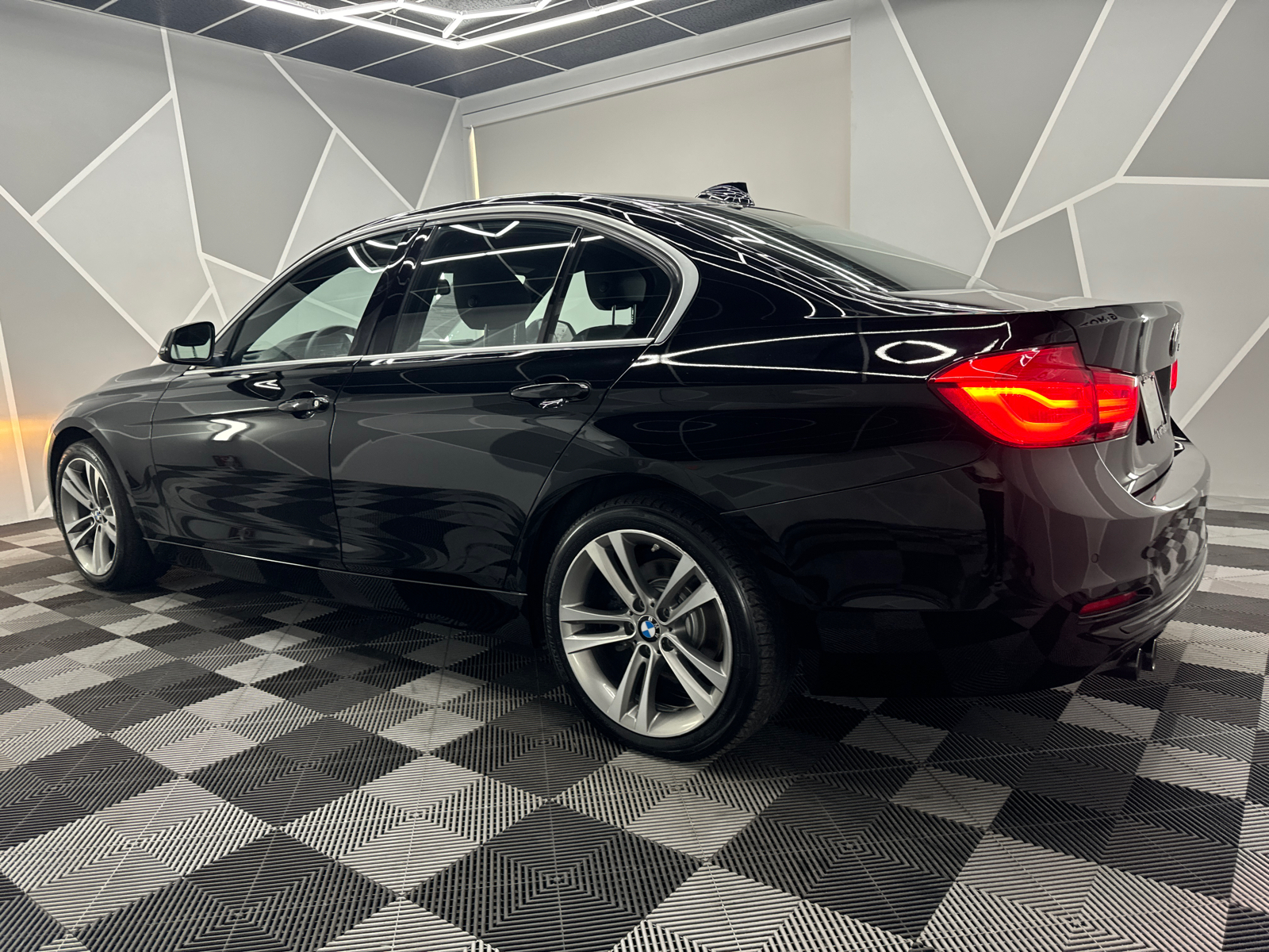 2017 BMW 3 Series 330i Sedan 4D 4