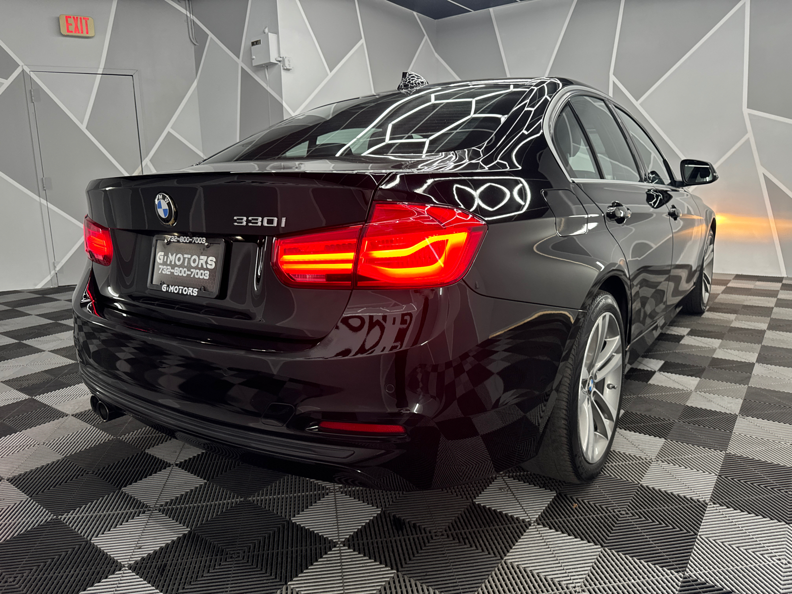 2017 BMW 3 Series 330i Sedan 4D 9