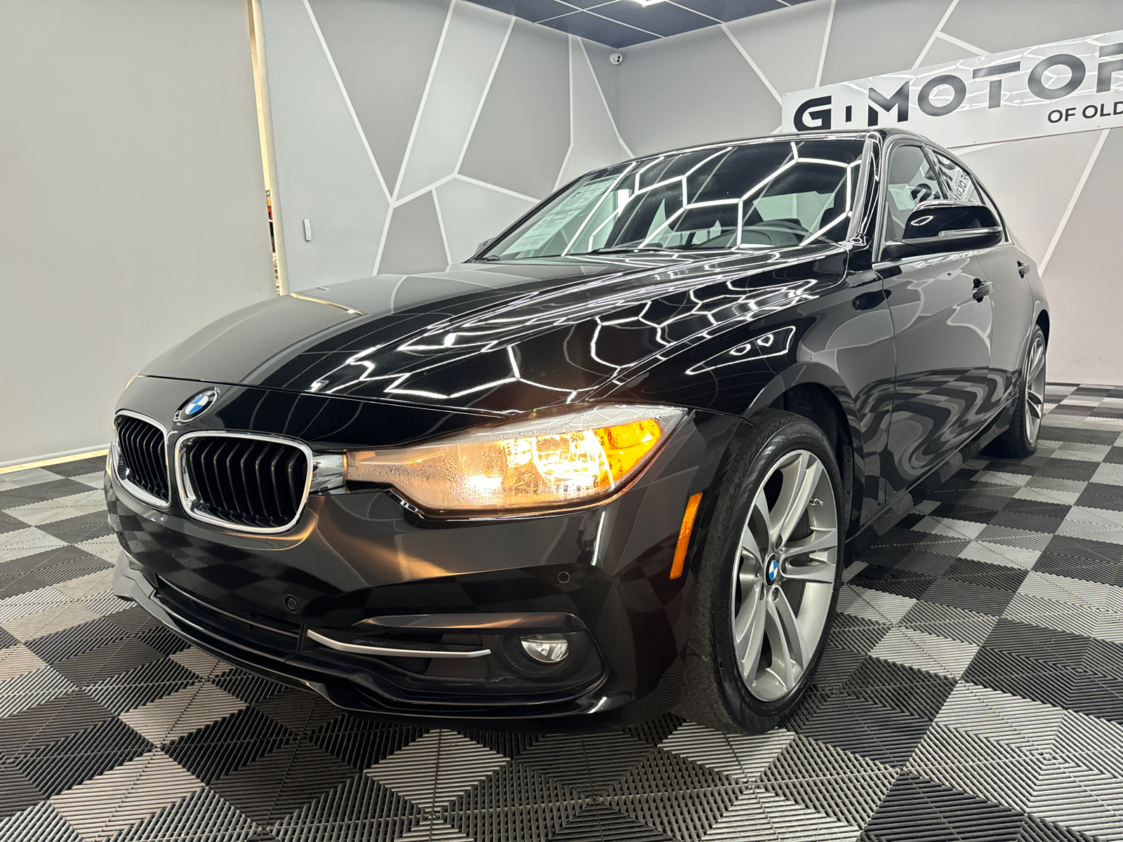 2017 BMW 3 Series 330i Sedan 4D 17