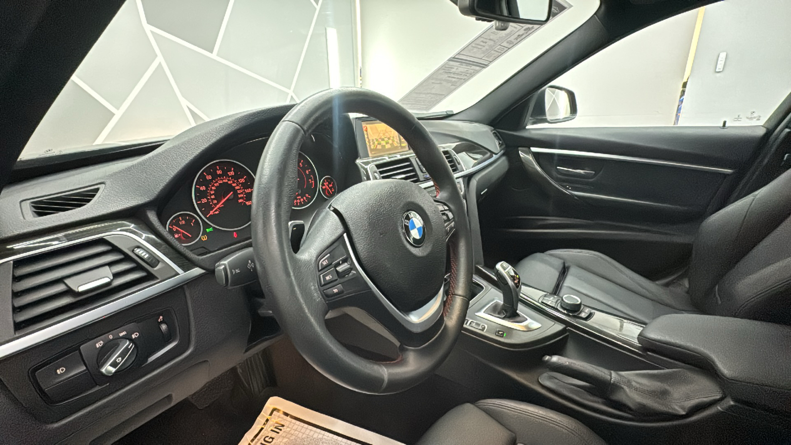 2017 BMW 3 Series 330i Sedan 4D 37