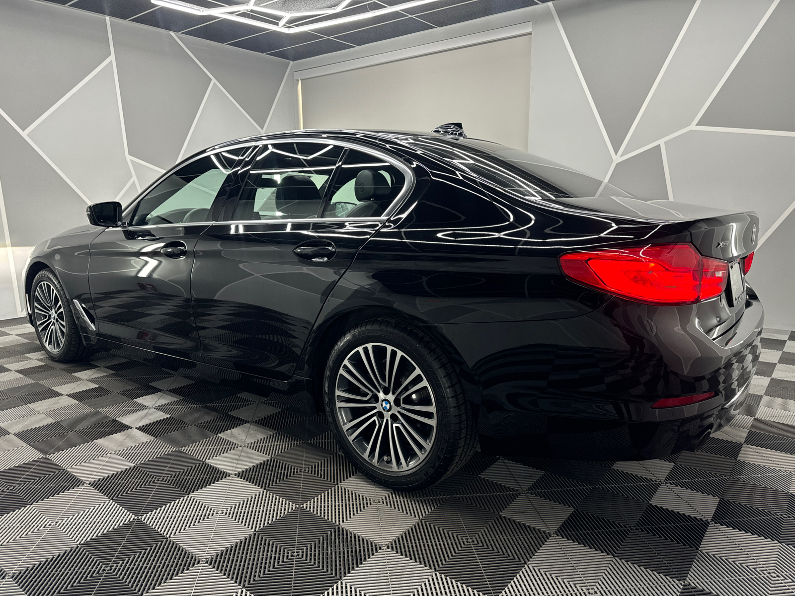 2019 BMW 5 Series 530i xDrive Sedan 4D 4