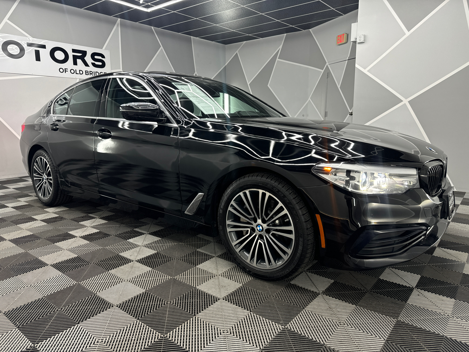 2019 BMW 5 Series 530i xDrive Sedan 4D 12