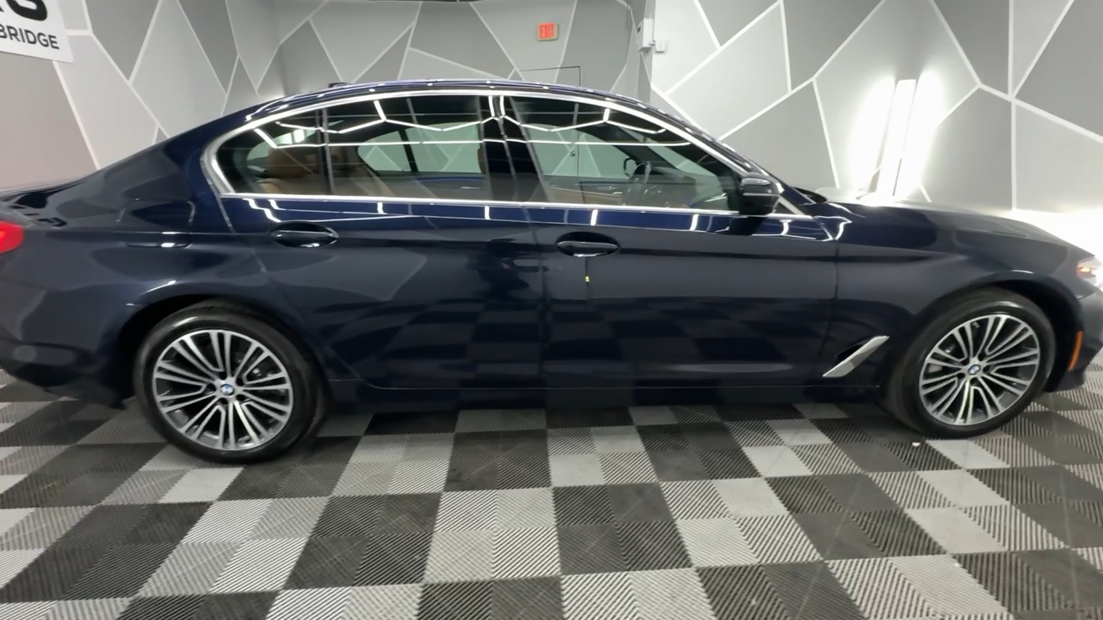 2020 BMW 5 Series 530i xDrive Sedan 4D 17