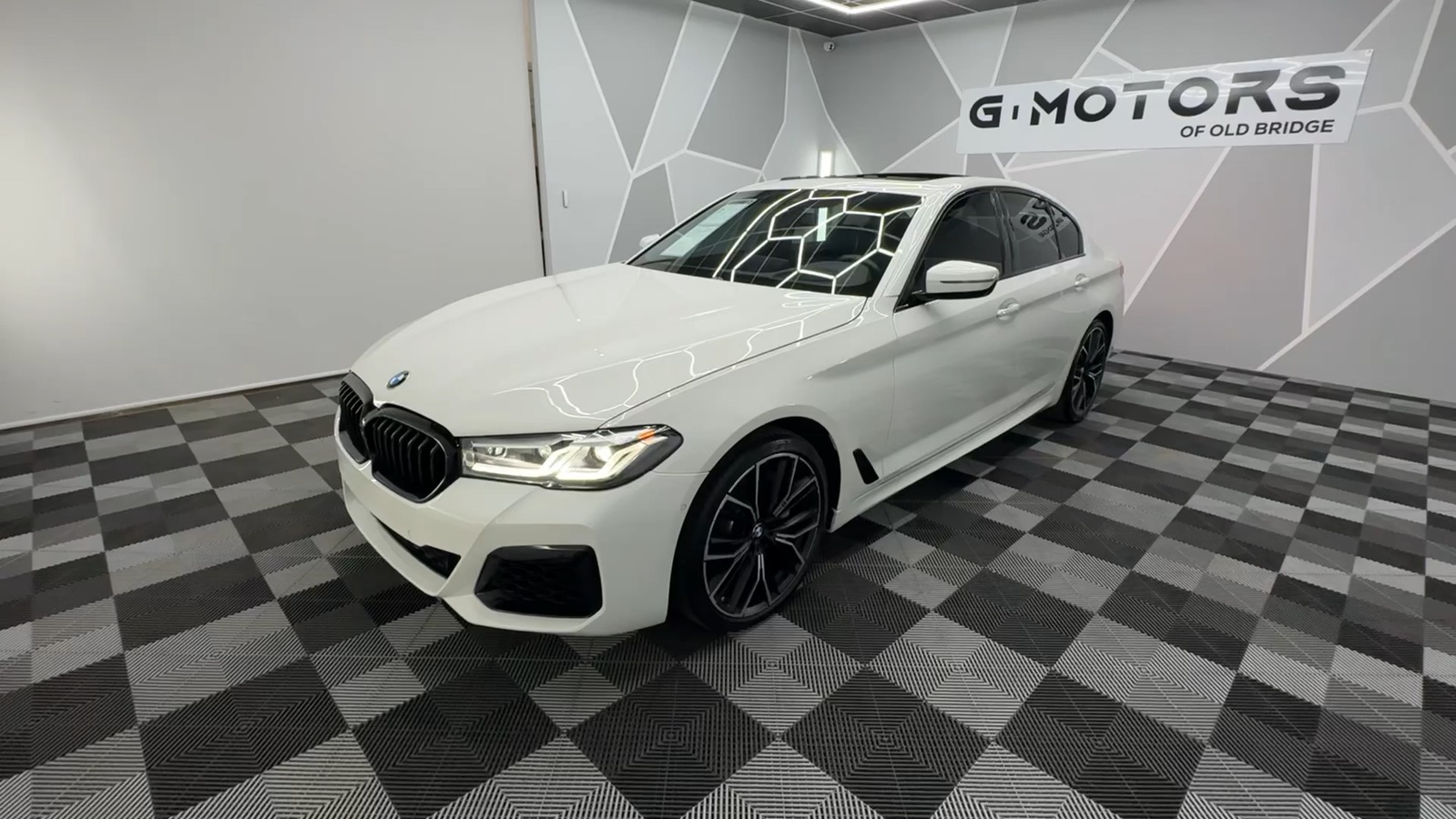 2021 BMW 5 Series 540i xDrive Sedan 4D 1