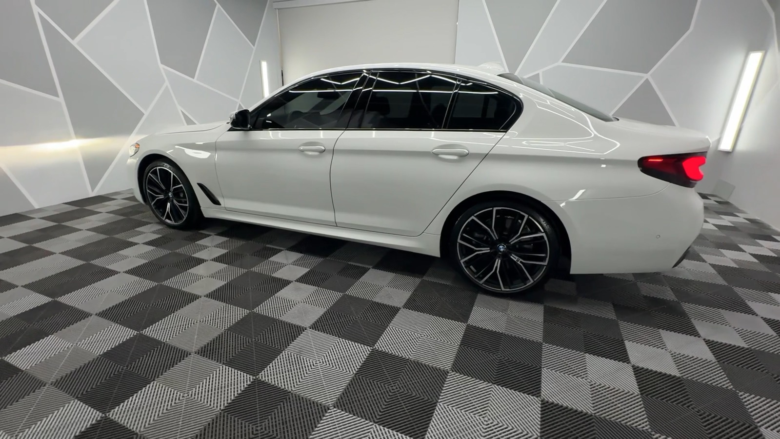 2021 BMW 5 Series 540i xDrive Sedan 4D 5