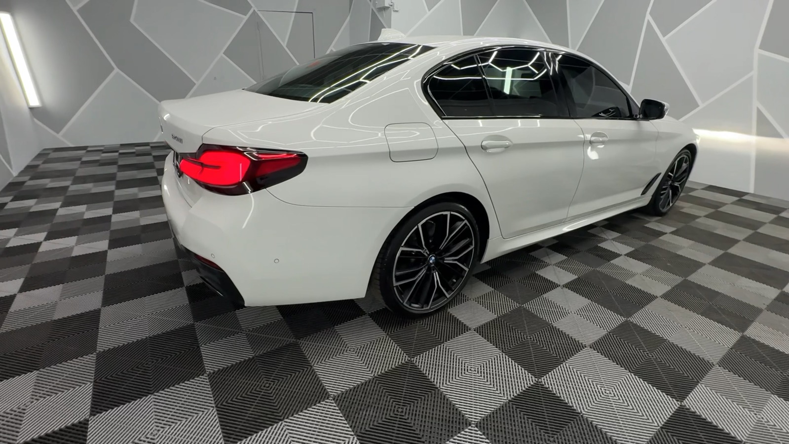 2021 BMW 5 Series 540i xDrive Sedan 4D 12