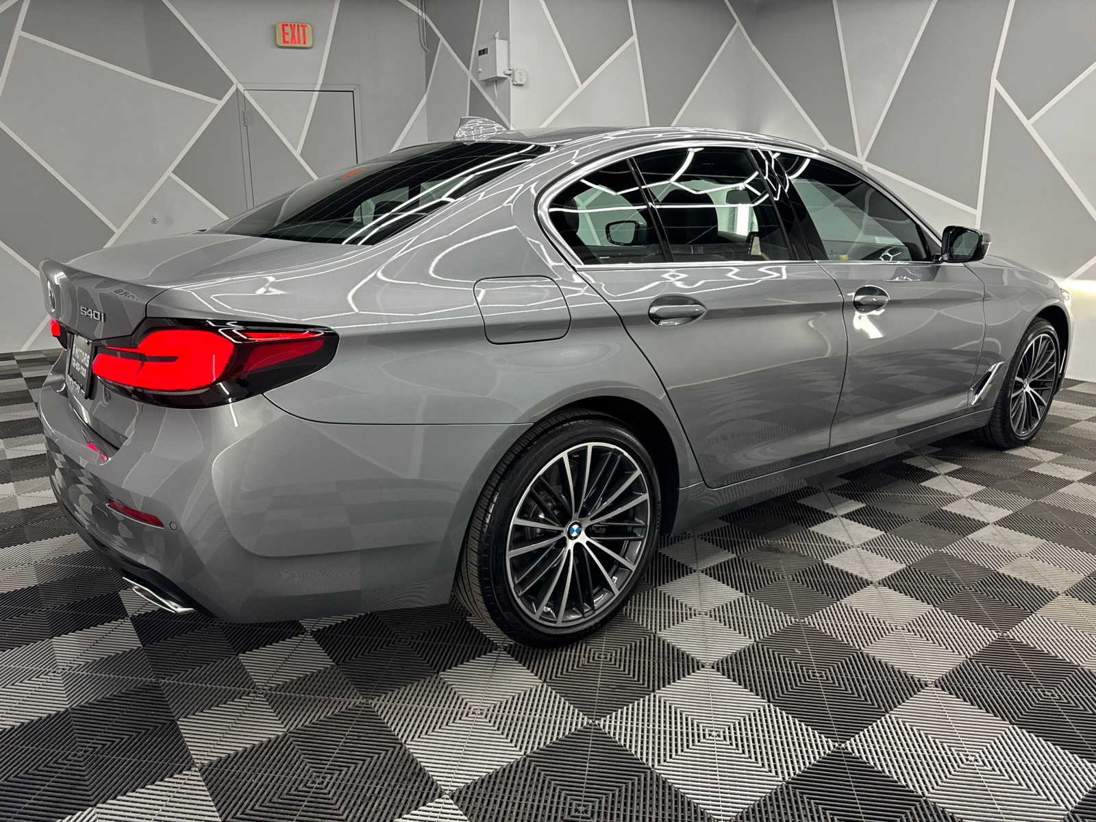 2023 BMW 5 Series 540i Sedan 4D 10