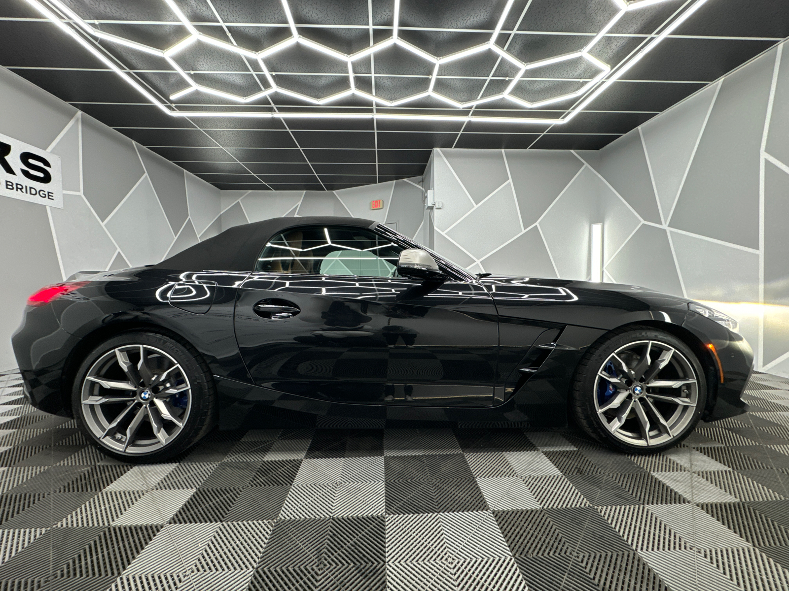 2022 BMW Z4 sDrive M40i Roadster 2D 6