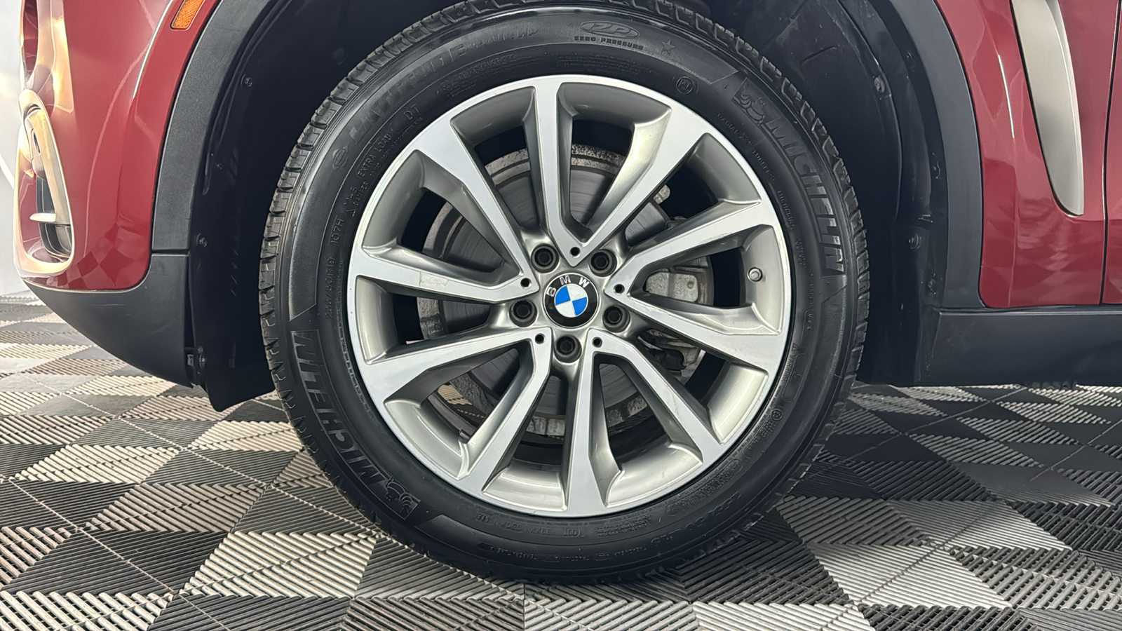 2019 BMW X6 xDrive35i Sport Utility 4D 18