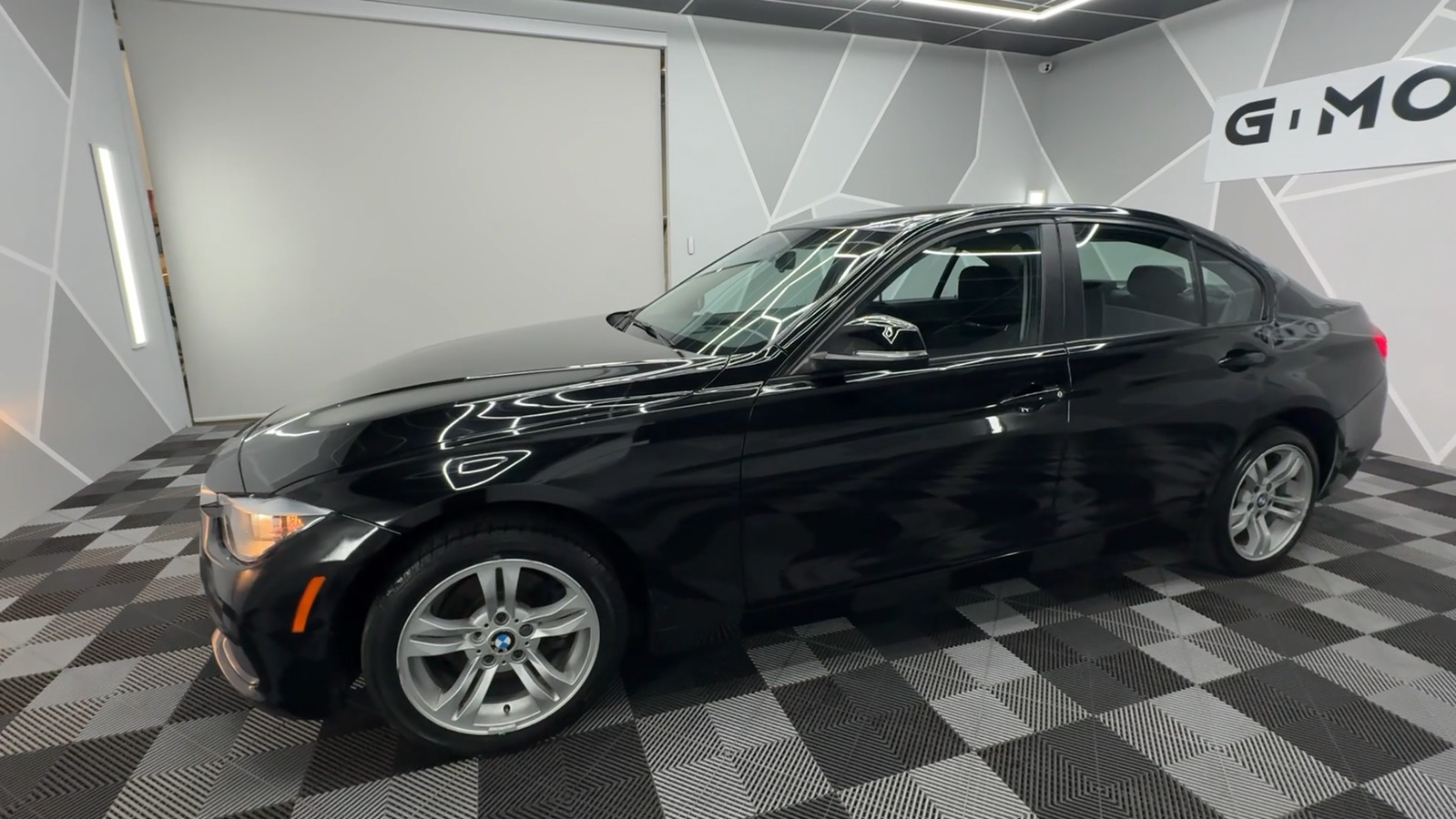 2016 BMW 3 Series 320i xDrive Sedan 4D 3