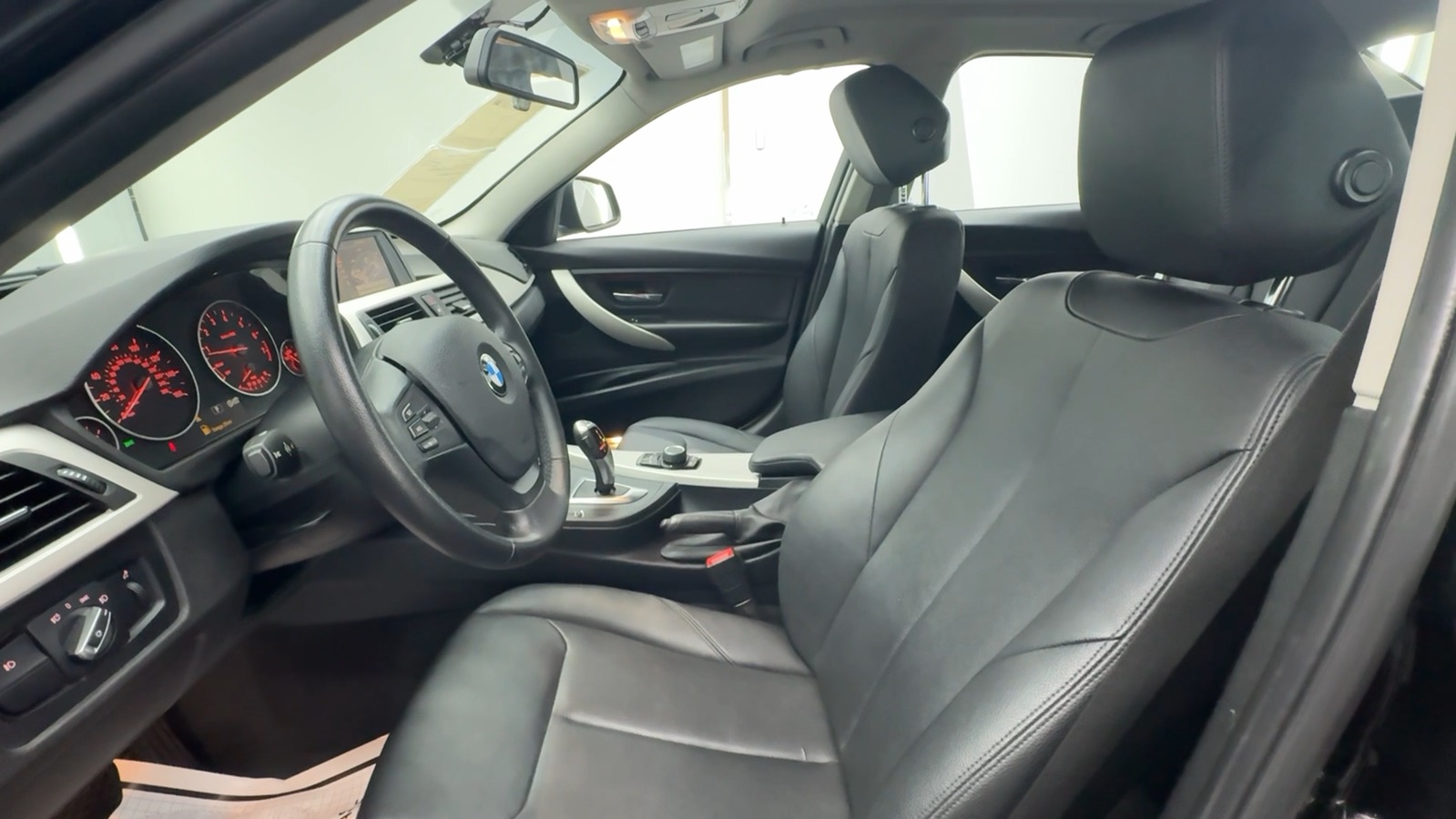 2016 BMW 3 Series 320i xDrive Sedan 4D 40