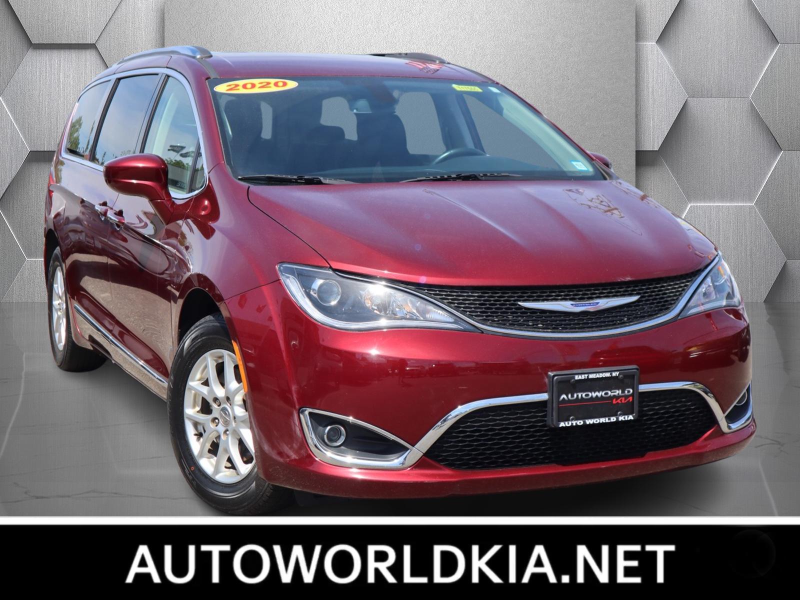 2020 Chrysler Pacifica Touring L 1