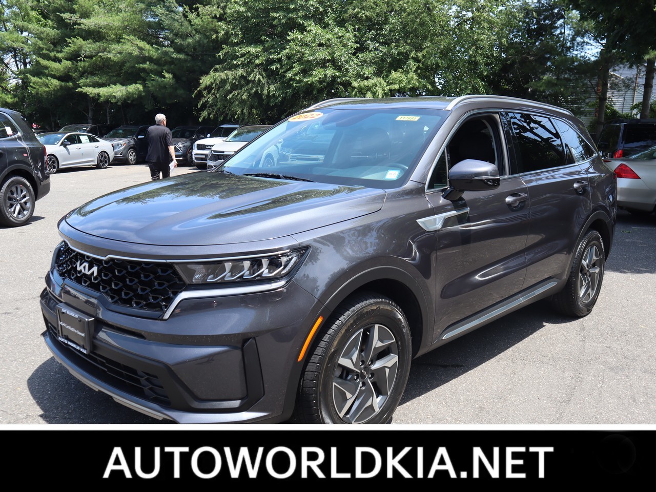 2022 Kia Sorento Hybrid S 9