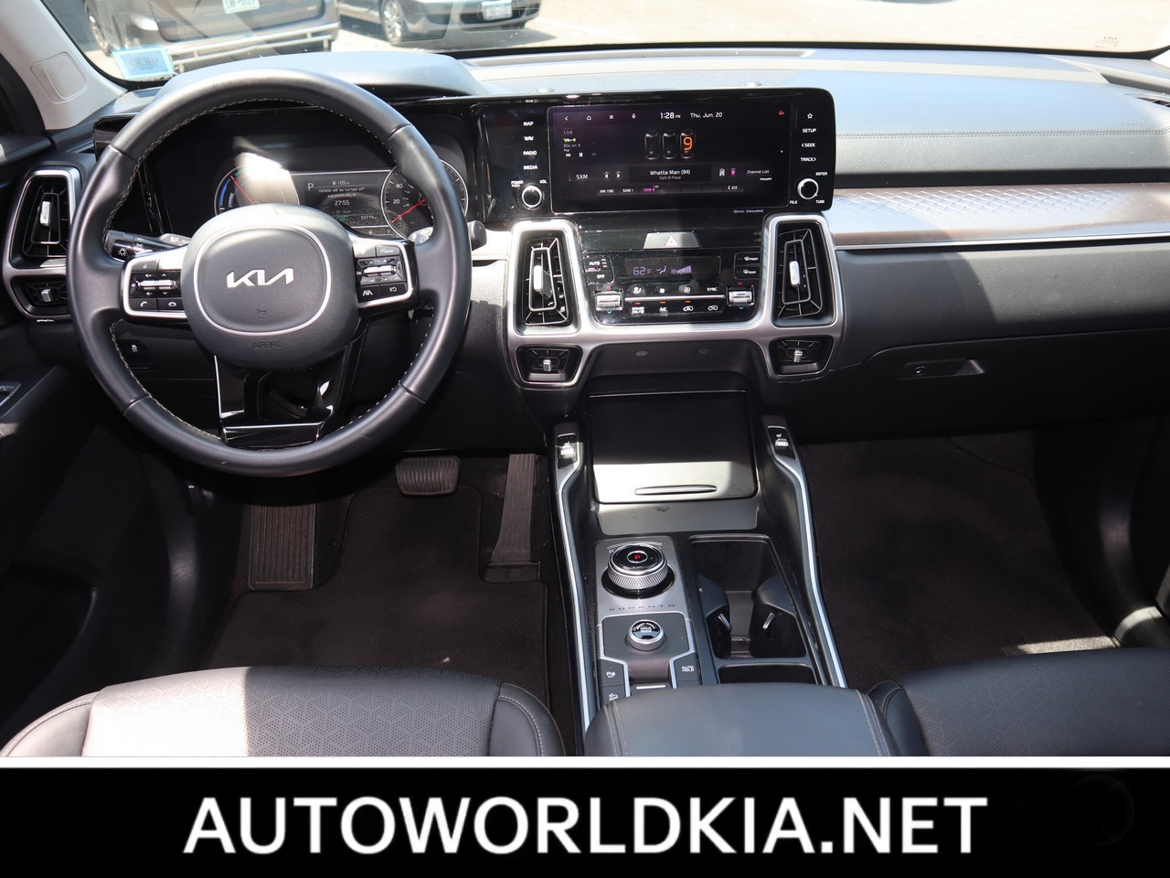 2022 Kia Sorento Hybrid S 22