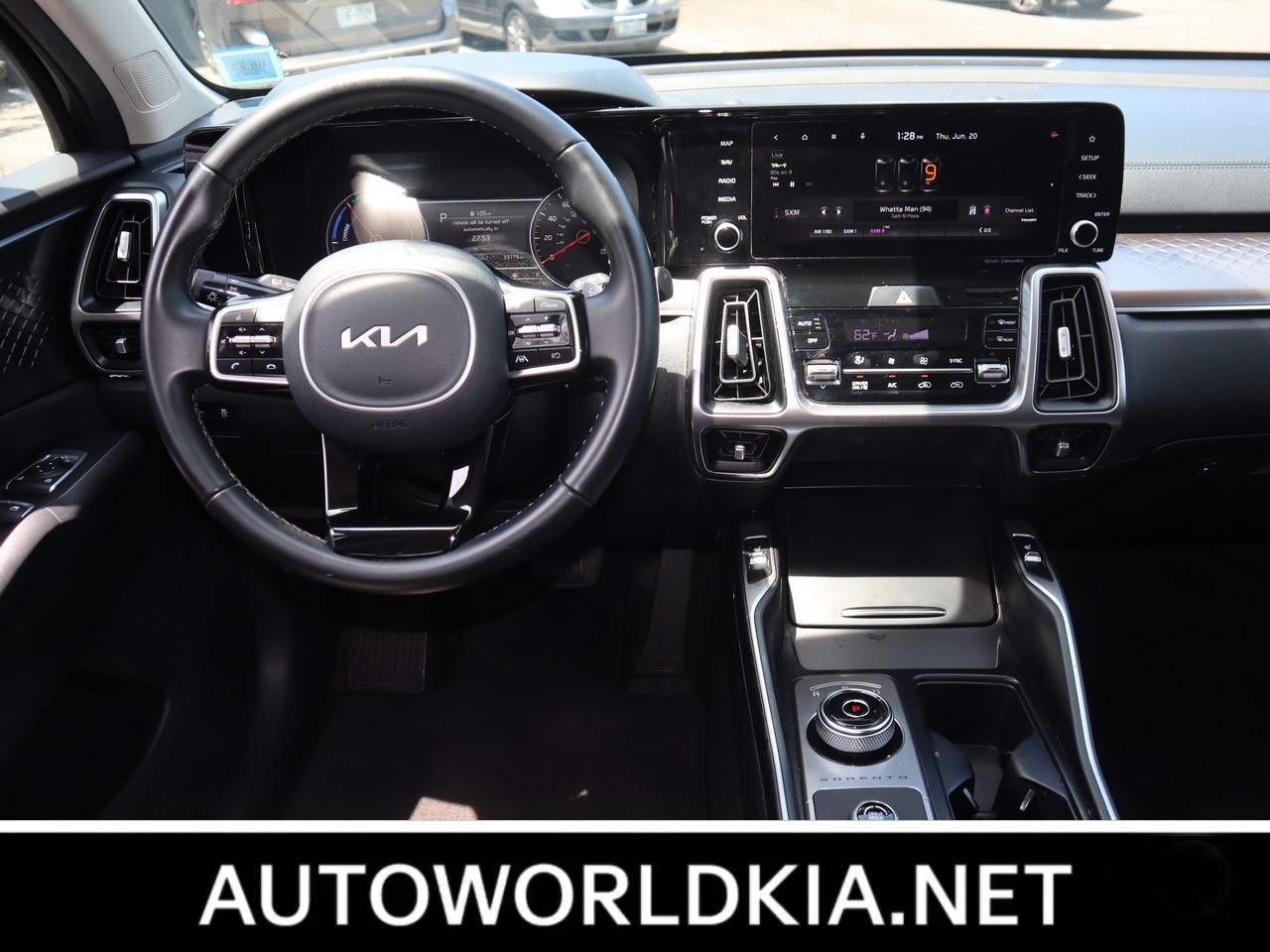 2022 Kia Sorento Hybrid S 23