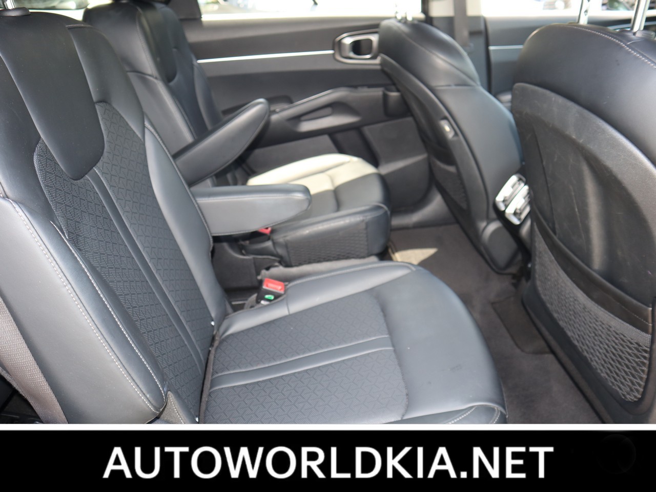 2022 Kia Sorento Hybrid S 25