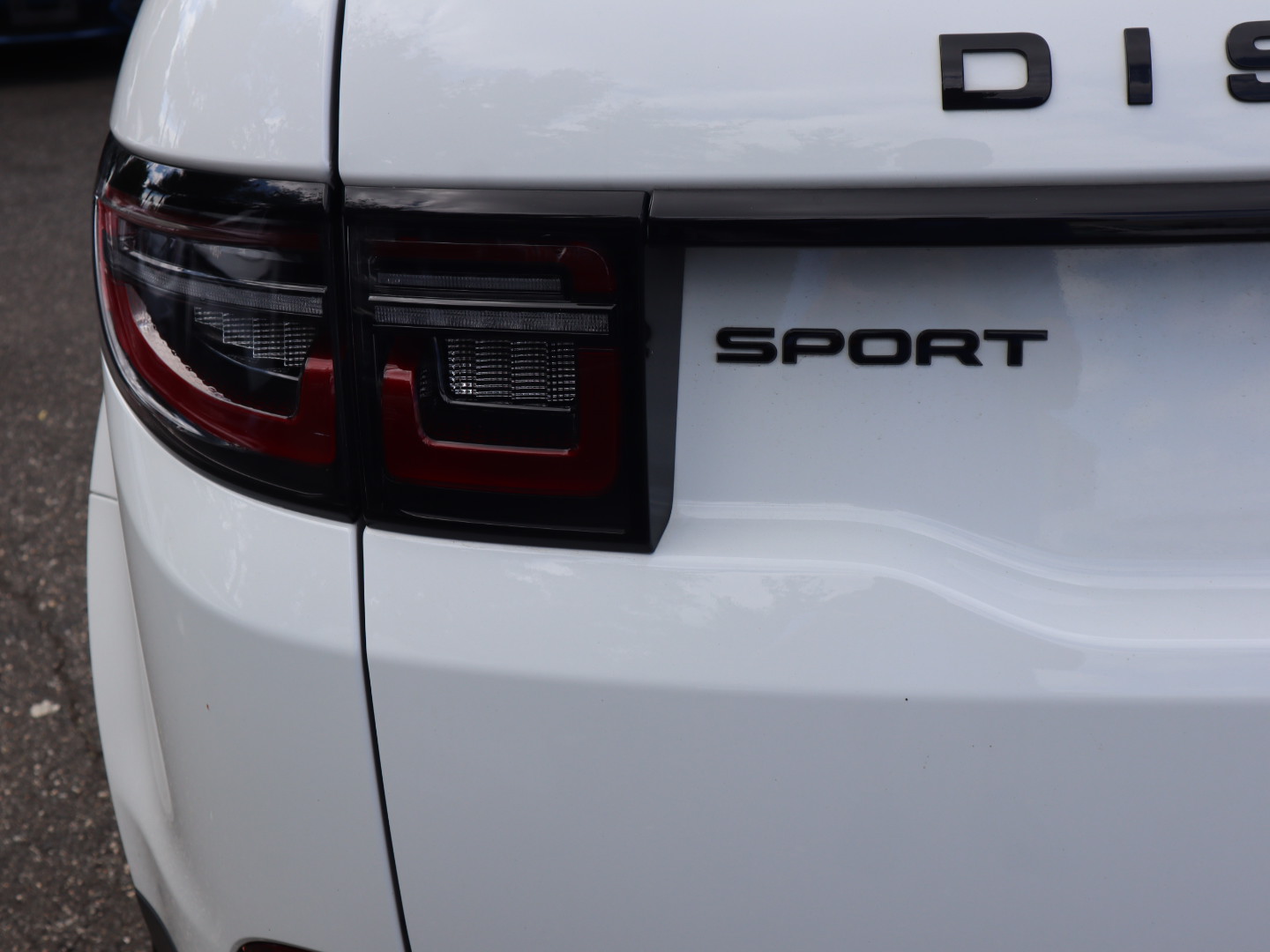 2023 Land Rover Discovery Sport SE 38