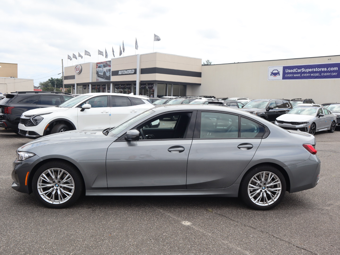 2023 BMW 3 Series 330i xDrive 8