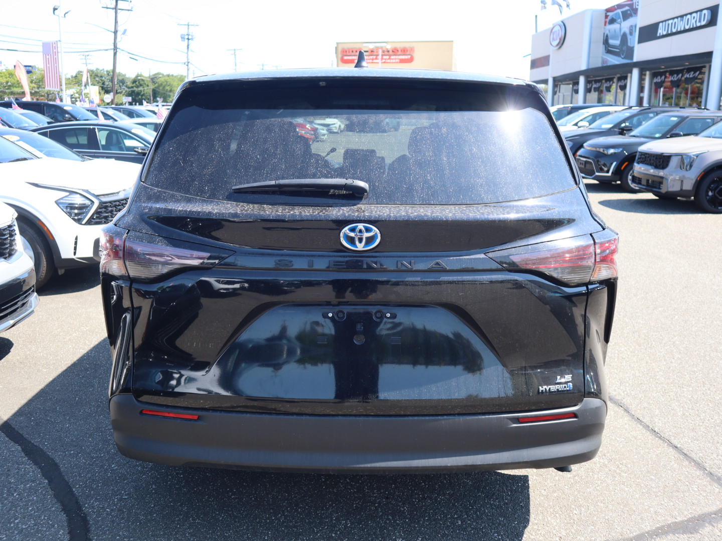 2023 Toyota Sienna LE 7