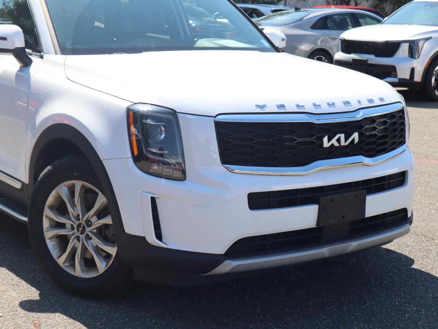 2022 Kia Telluride LX 2