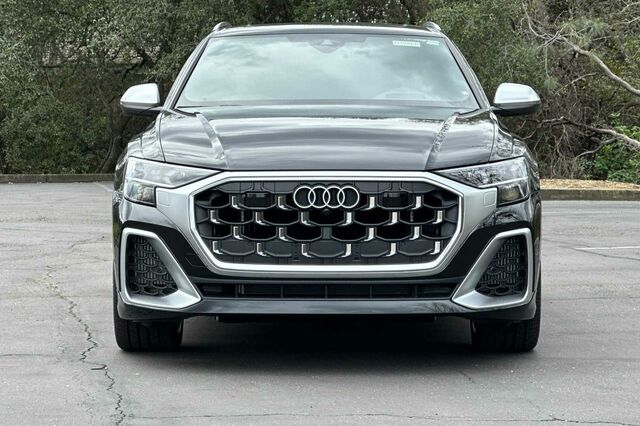 2024 Audi SQ8 4D Sport Utility 3