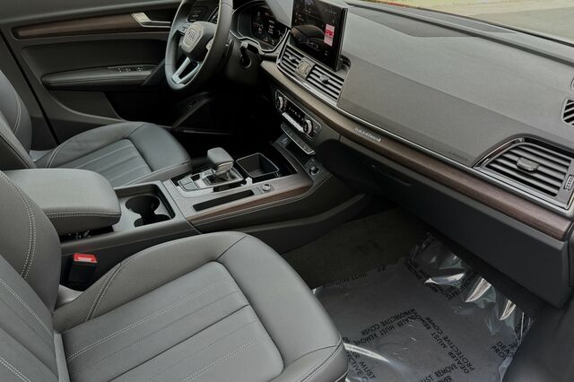 2024 Audi Q5 40 Premium Plus 4D Sport Utility 14