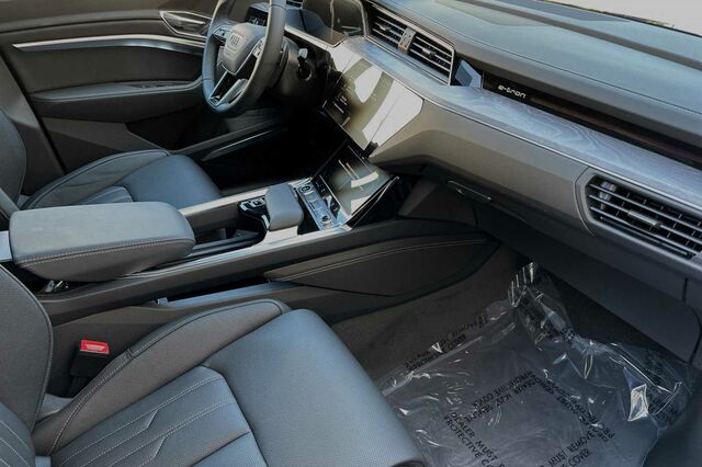 2024 Audi Q8 e-tron Prestige 4D Sport Utility 14