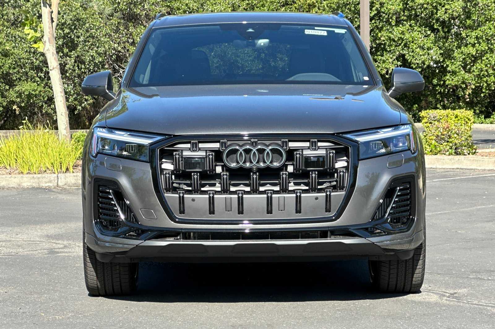 2025 Audi Q7 55 Premium Plus 4D Sport Utility 3