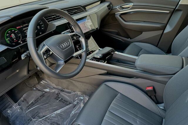 2024 Audi Q8 e-tron Premium Plus 4D Sport Utility 8