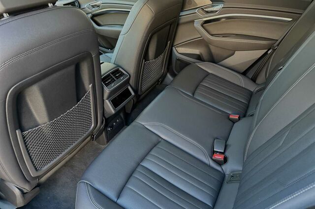 2024 Audi Q8 e-tron Premium Plus 4D Sport Utility 10