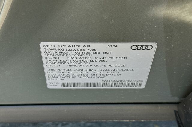 2024 Audi Q8 e-tron Premium Plus 4D Sport Utility 23