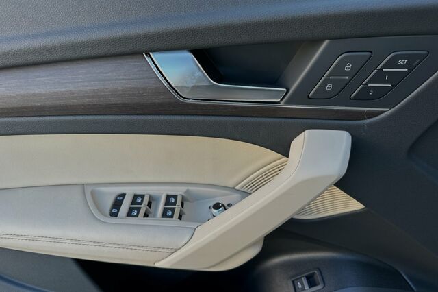 2024 Audi Q5 45 S line Prestige 4D Sport Utility 9