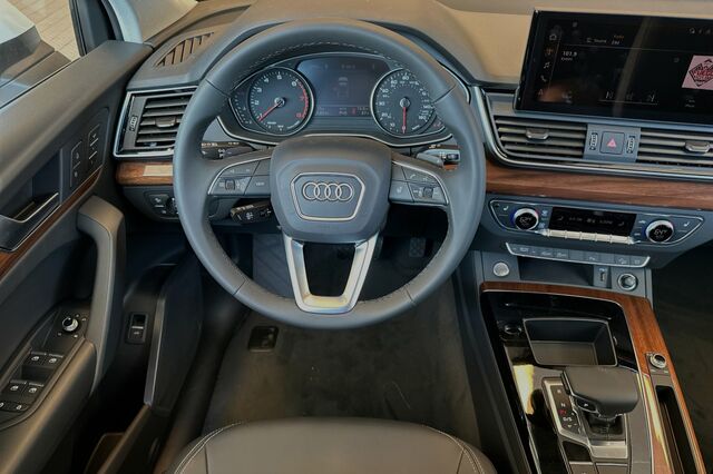 2024 Audi Q5 4D Sport Utility 12