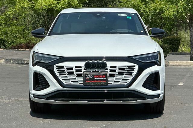 2024 Audi Q8 e-tron Prestige 4D Sport Utility 3