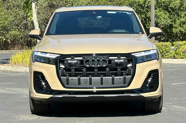 2025 Audi Q7 4D Sport Utility 3