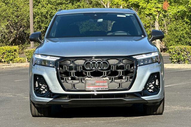 2025 Audi SQ7 Prestige 4D Sport Utility 3