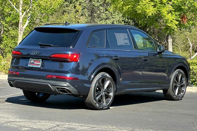 2025 Audi Q7 55 Premium Plus 4D Sport Utility 5